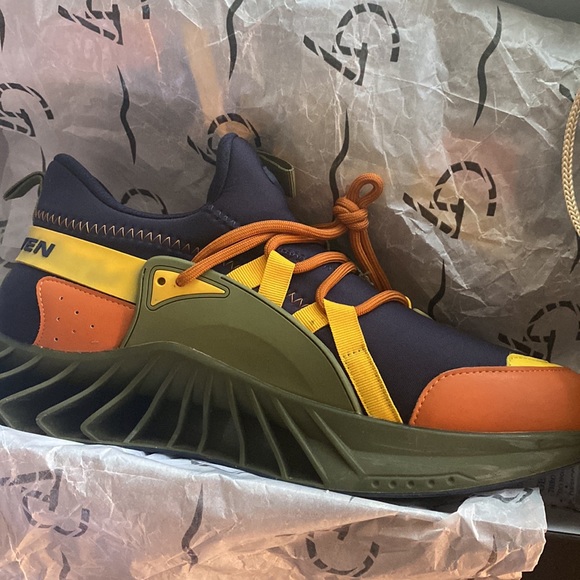 G Seven Footwear - Picture 3 of 5